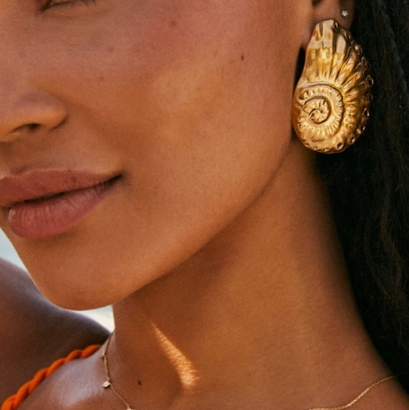 NWOT Kendra Scott Marina Statement  Pendant and Earrings SET Vintage Gold - Picture 5 of 7